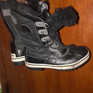 Sorel Boots girls size 3 USA girls